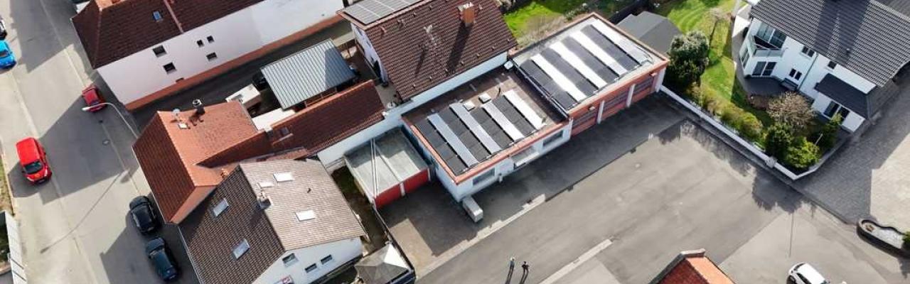 Unsere erste: PV-Anlage Feuerwehrhaus Semd
